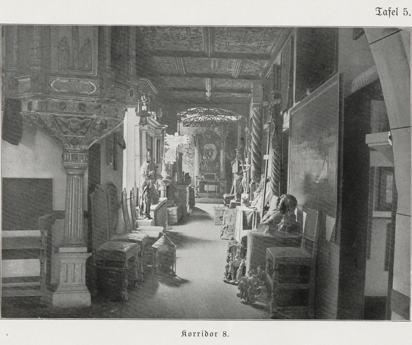 Bild: Korridor 8 Altes Johannishospital, Tafel 5 aus: Denkschrift zum fünfzigjährigen Bestehen des Vereins; 12. Bd., Schriften des Vereins für die Geschichte Leipzigs; Leipzig: Selbstverlag, 1917